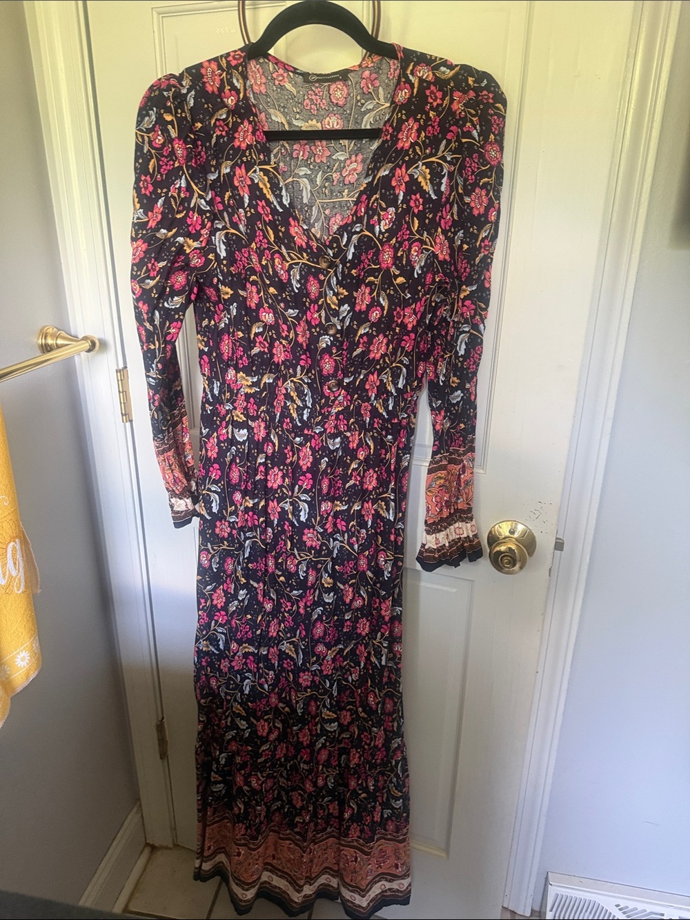 Black Floral V-Neck Long Maxi Dress — Pink Floral Print